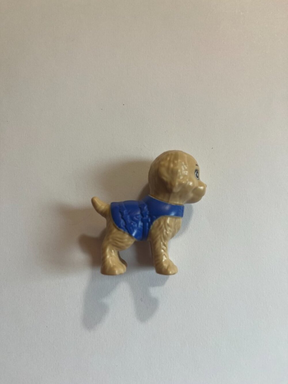 Barbie Dolphin Magic Ocean View Boat Beige Dog Figure - Picture 4 of 4